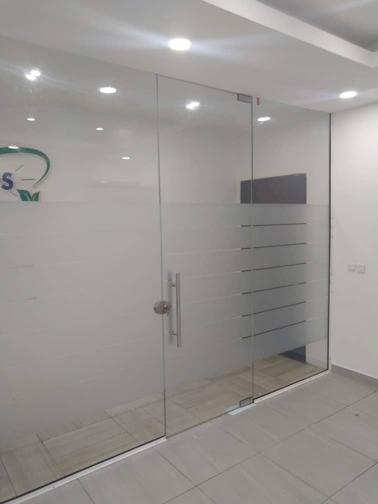 frameless glass office partition